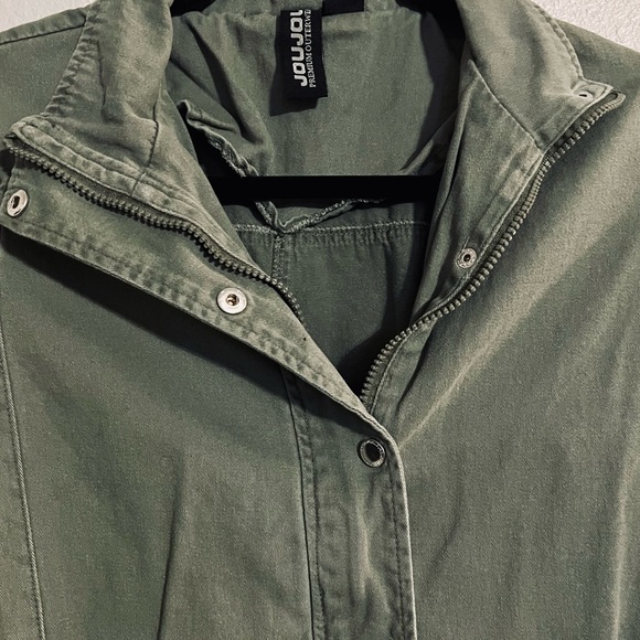 Small Olive Green Layered Jacket - Picture 3 of 6